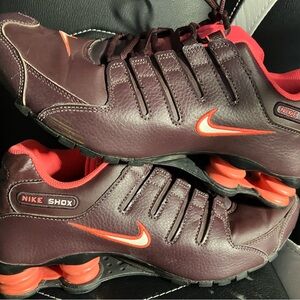 Nike Women's US 9.5 Shox NZ EU 488312-602 Burgundy Hyper Punch Pink Athletic